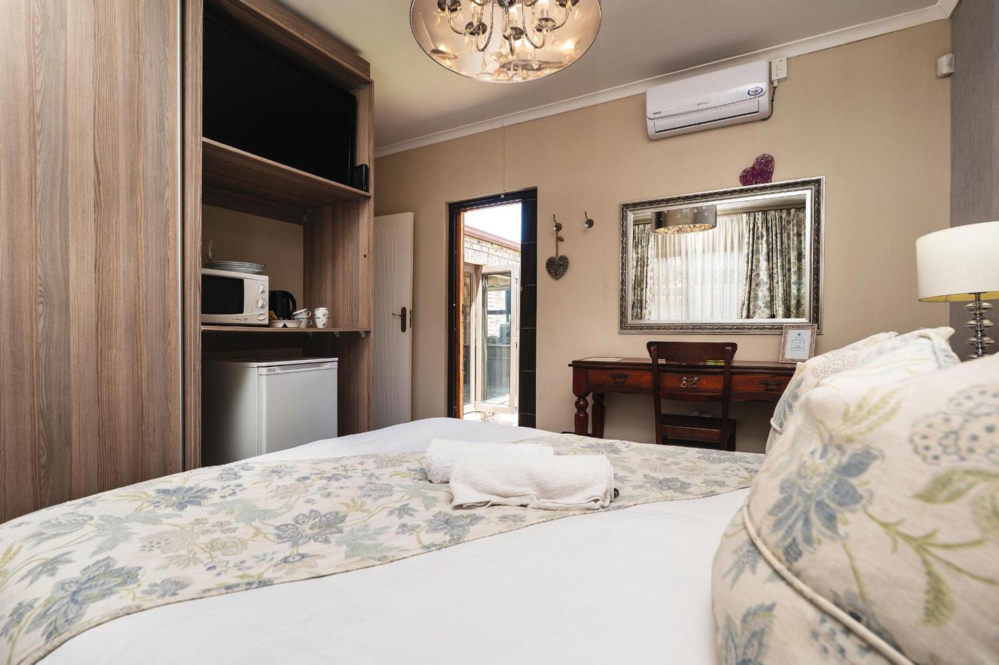 Nautilus Guesthouse Port Elizabeth Exterior foto