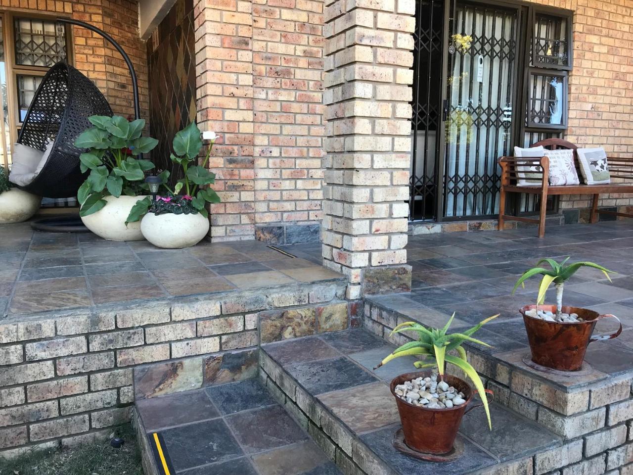 Nautilus Guesthouse Port Elizabeth Exterior foto